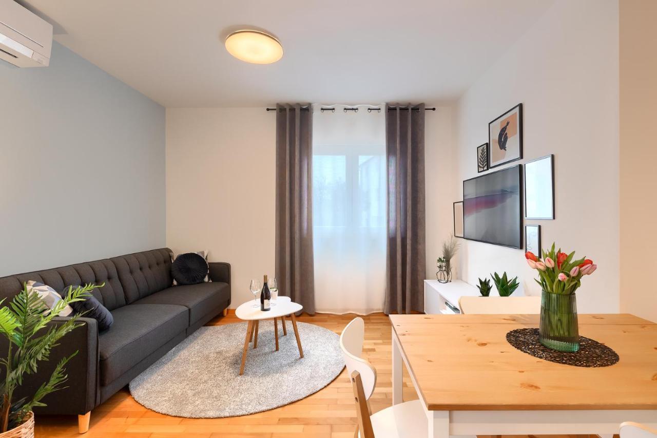 Apartment N&N Rovigno Esterno foto